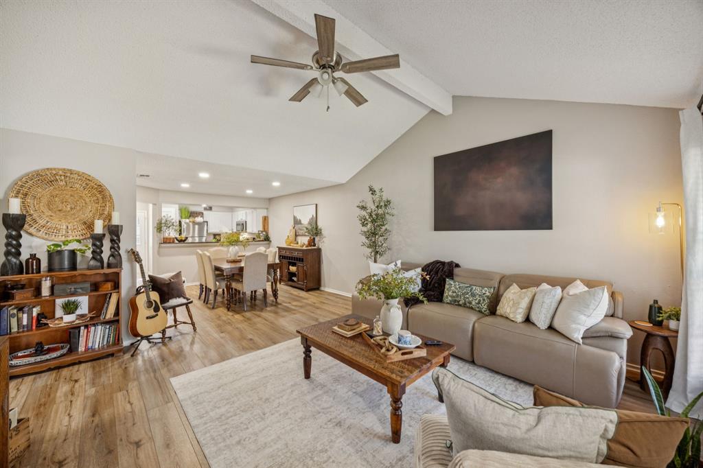 3003 Kathleen Lane Euless, TX 76039 - Photo 4 of 13