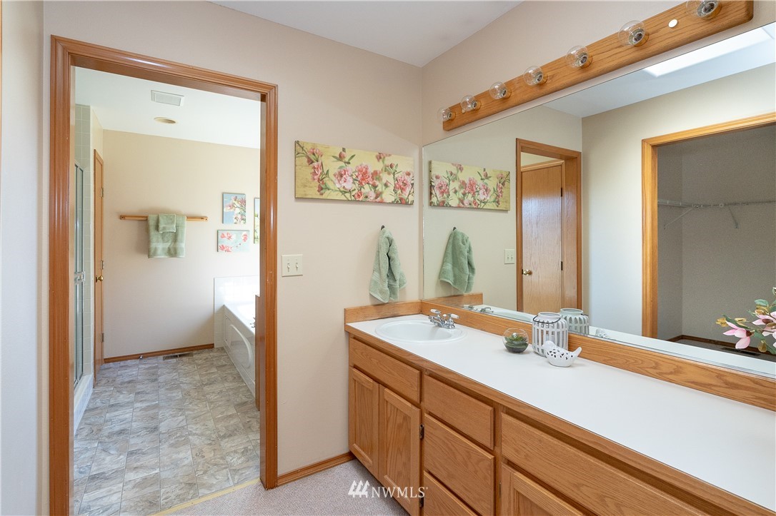 29607 Rash Road Northeast Kingston, WA 98346 - Photo 14 of 23 Gallery Image 14