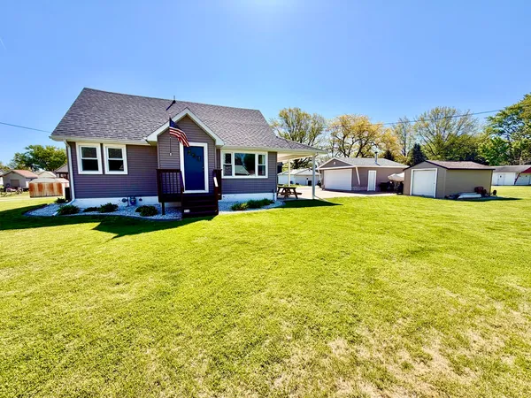 $169,900 | 514 North Posey Street, Reynolds, IL 61279
