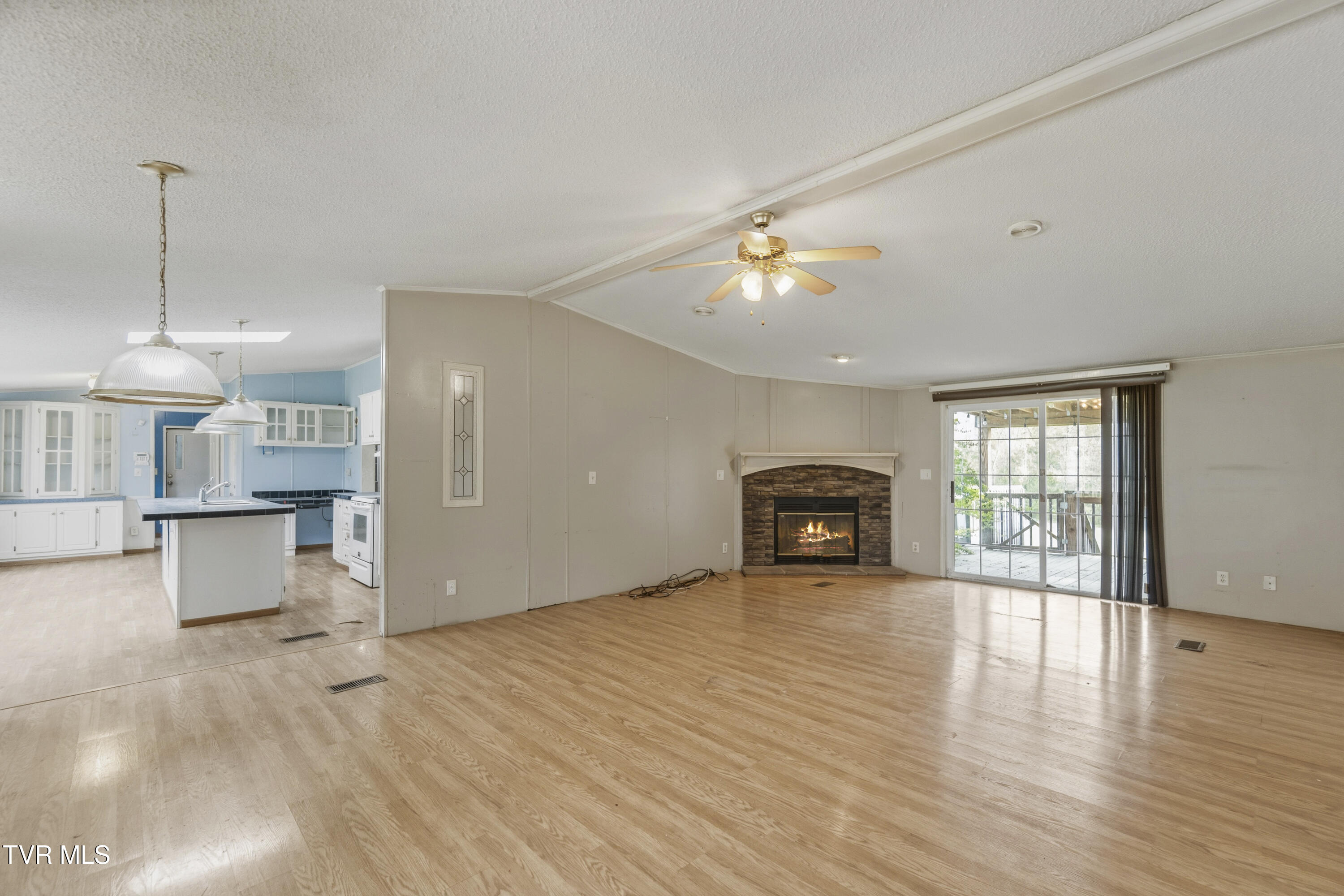 815 Flatwoods Road Mosheim, TN 37818 - Photo 7 of 65 5