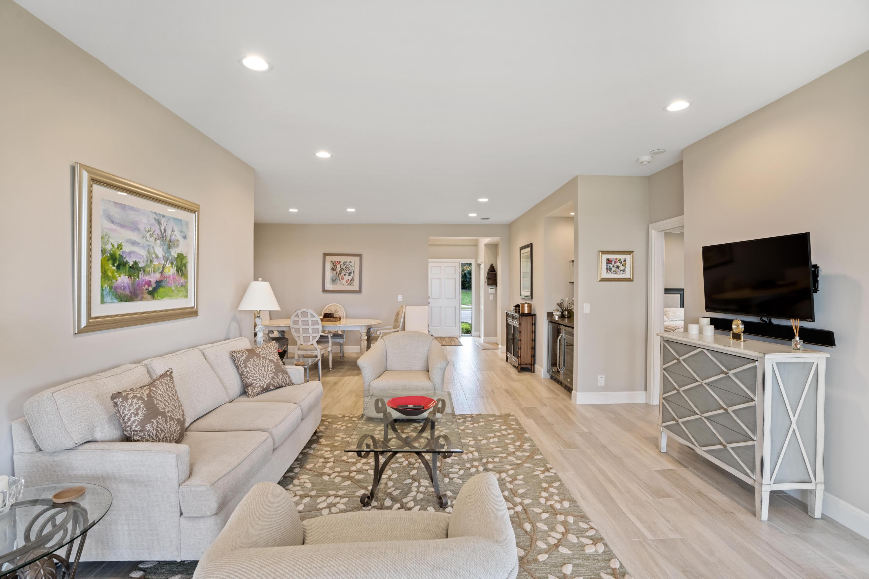 150 Eagle Drive Jupiter, FL 33477 - Photo 6 of 41 Living area