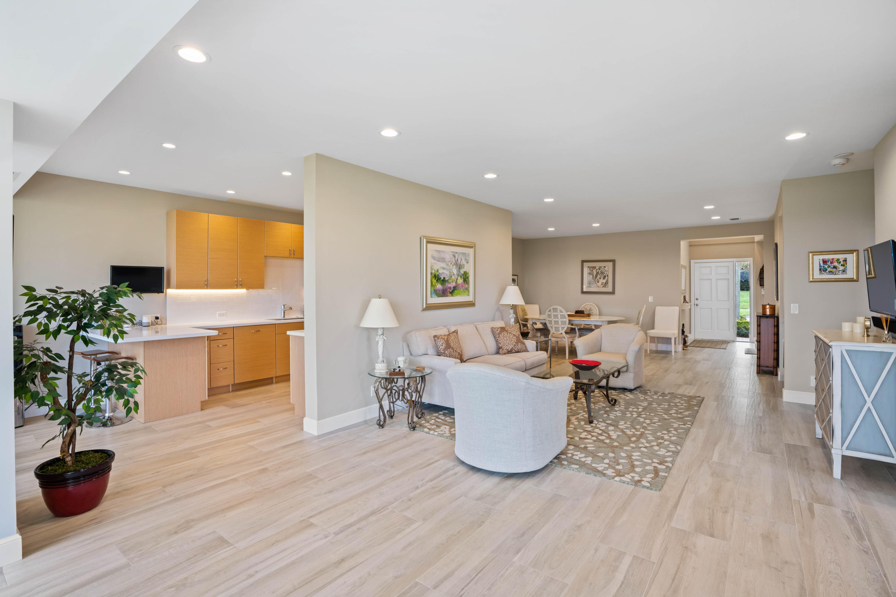150 Eagle Drive Jupiter, FL 33477 - Photo 7 of 41 Living area