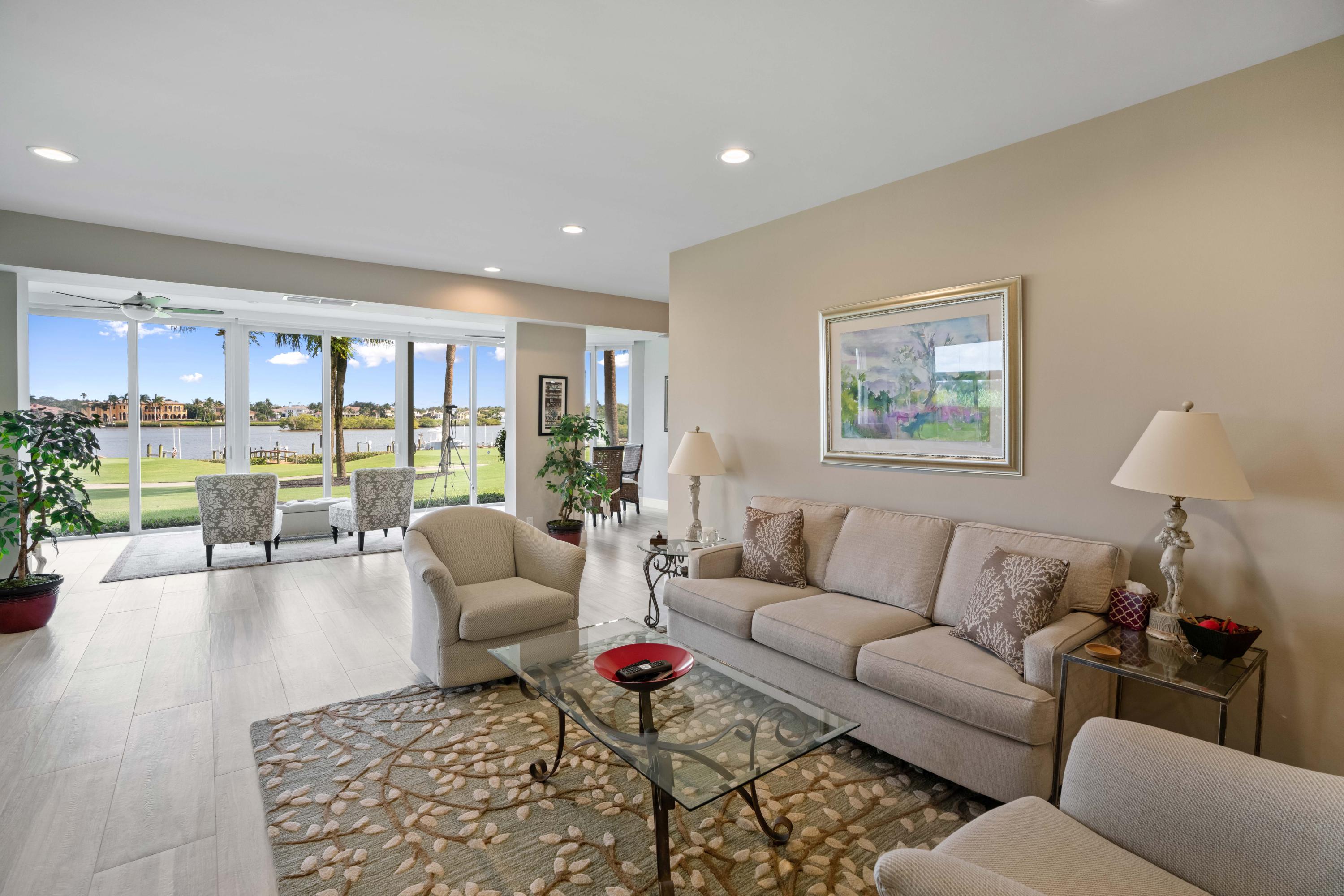 150 Eagle Drive Jupiter, FL 33477 - Photo 8 of 41 Living area