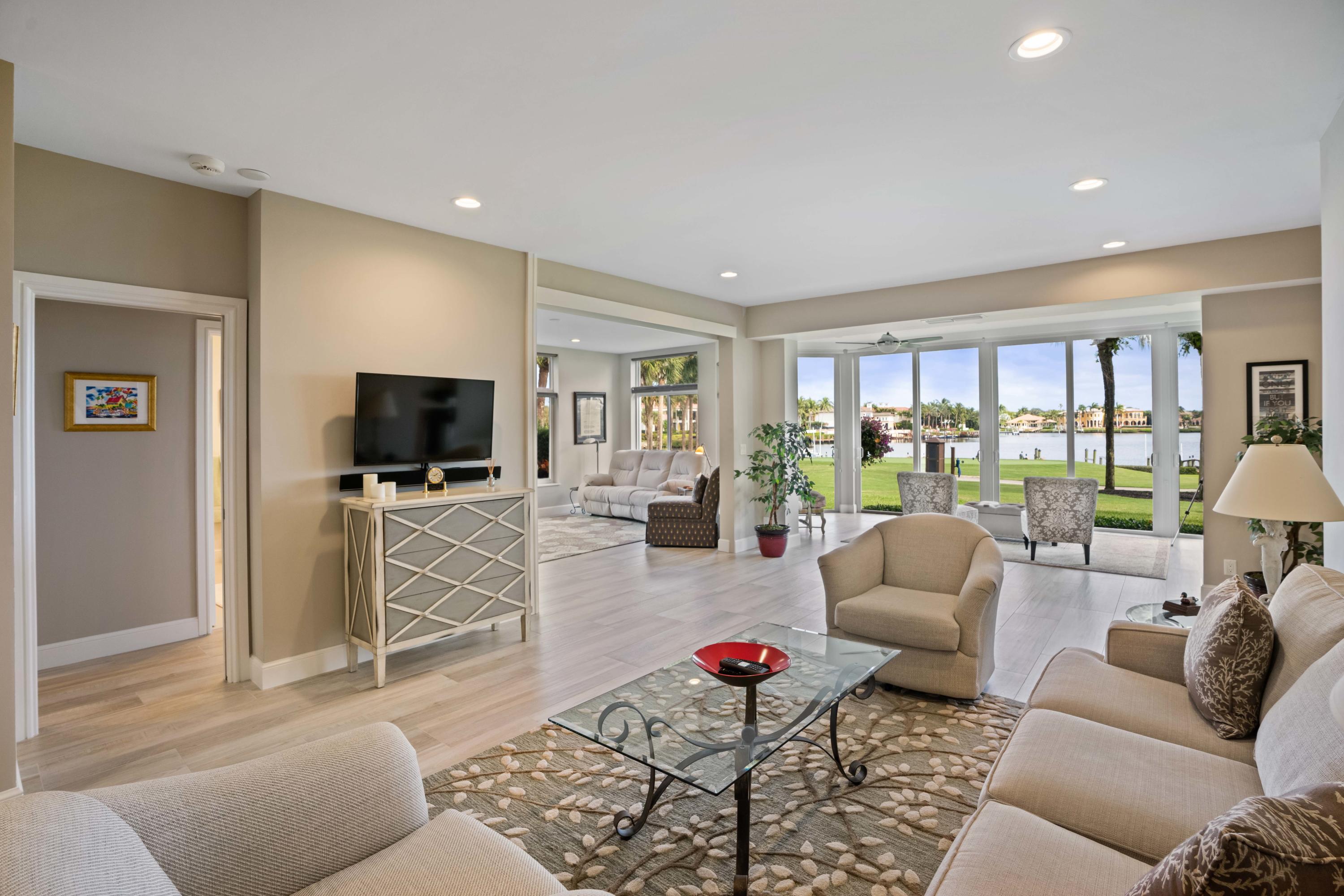 150 Eagle Drive Jupiter, FL 33477 - Photo 9 of 41 Living area