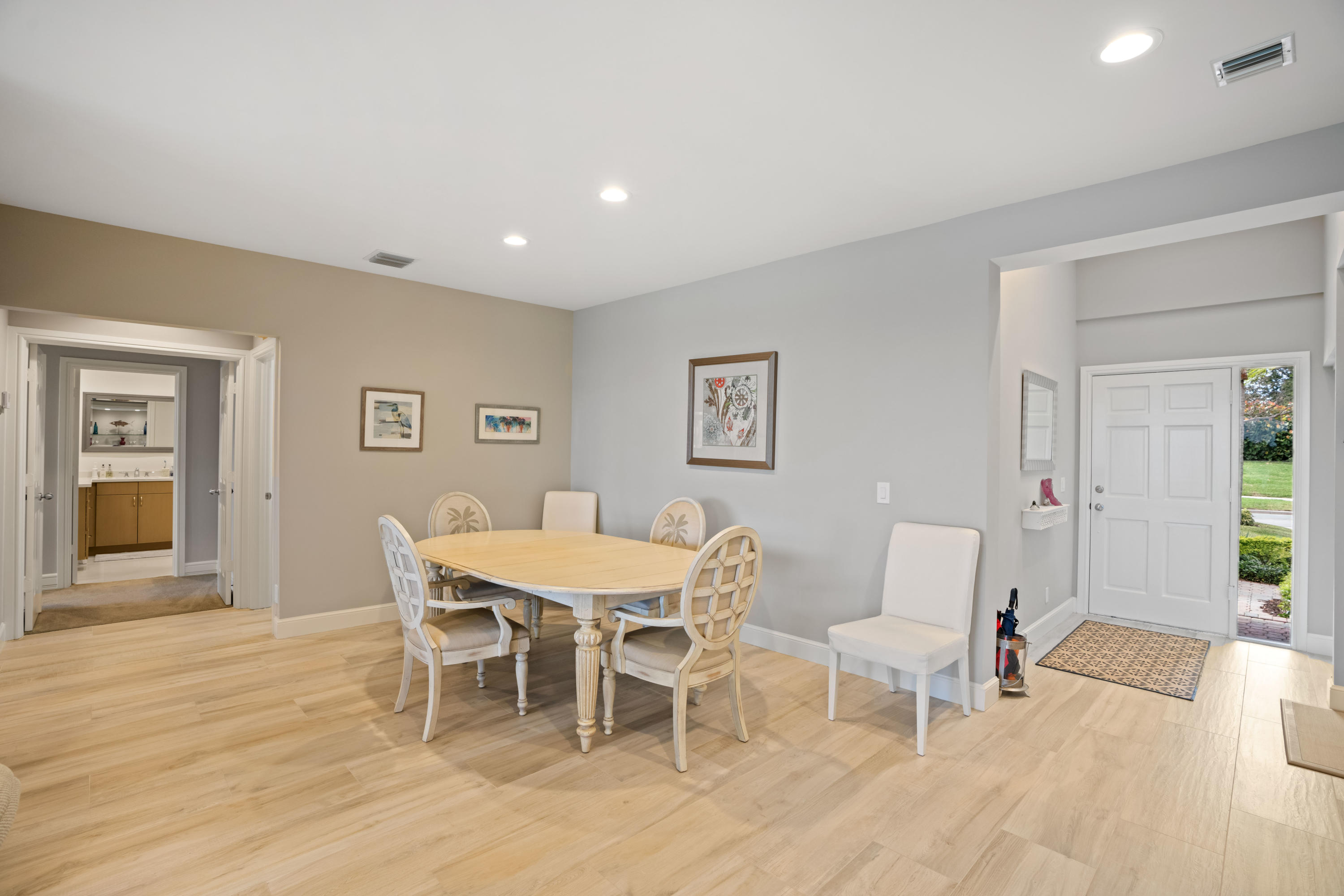 150 Eagle Drive Jupiter, FL 33477 - Photo 10 of 41 Dining area