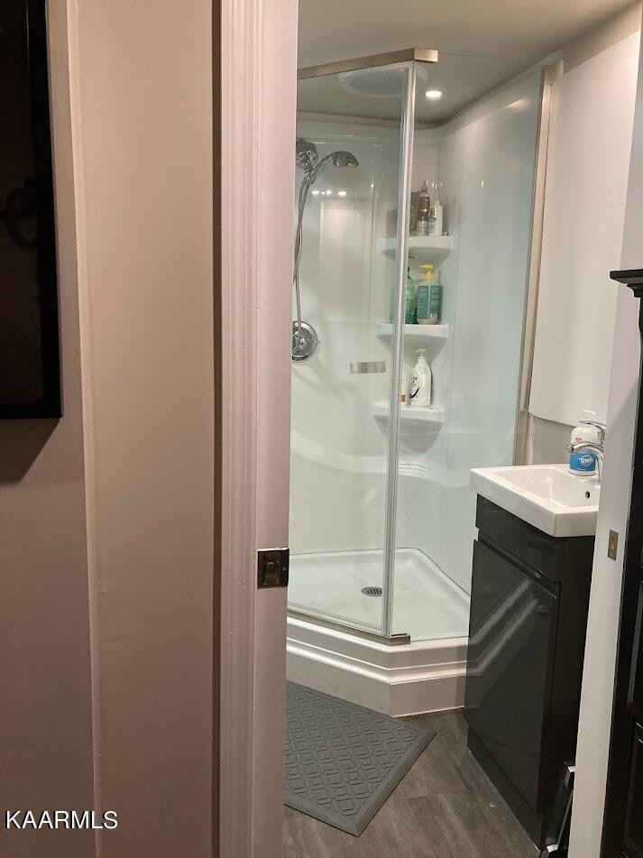 108 East Malta Road Oak Ridge, TN 37830 - Photo 42 of 53 a bathroom with a shower and a sink