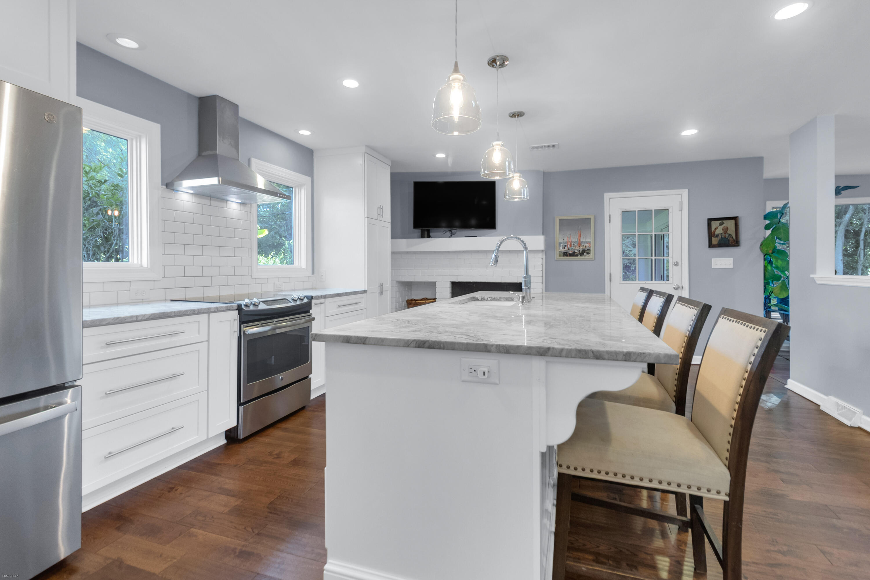 996 Foxcroft Road Charleston, SC 29412 - Photo 17 of 42 996 Foxcroft -Tidalcreekphoto- (17)