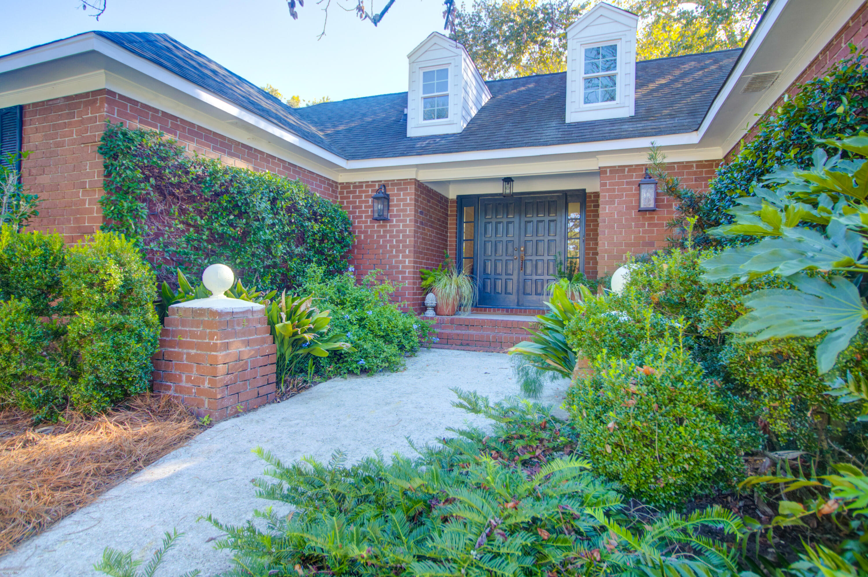 996 Foxcroft Road Charleston, SC 29412 - Photo 2 of 42 996 Foxcroft -Tidalcreekphoto- (41)