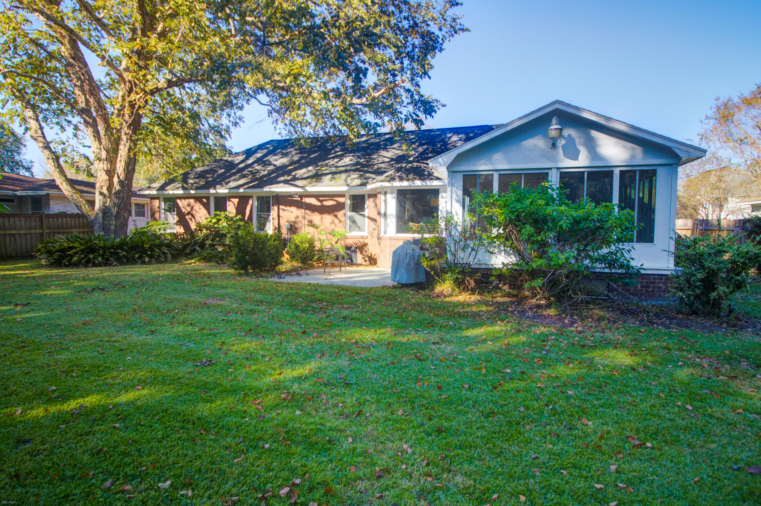 996 Foxcroft Road Charleston, SC 29412 - Photo 38 of 42 996 Foxcroft -Tidalcreekphoto- (39)