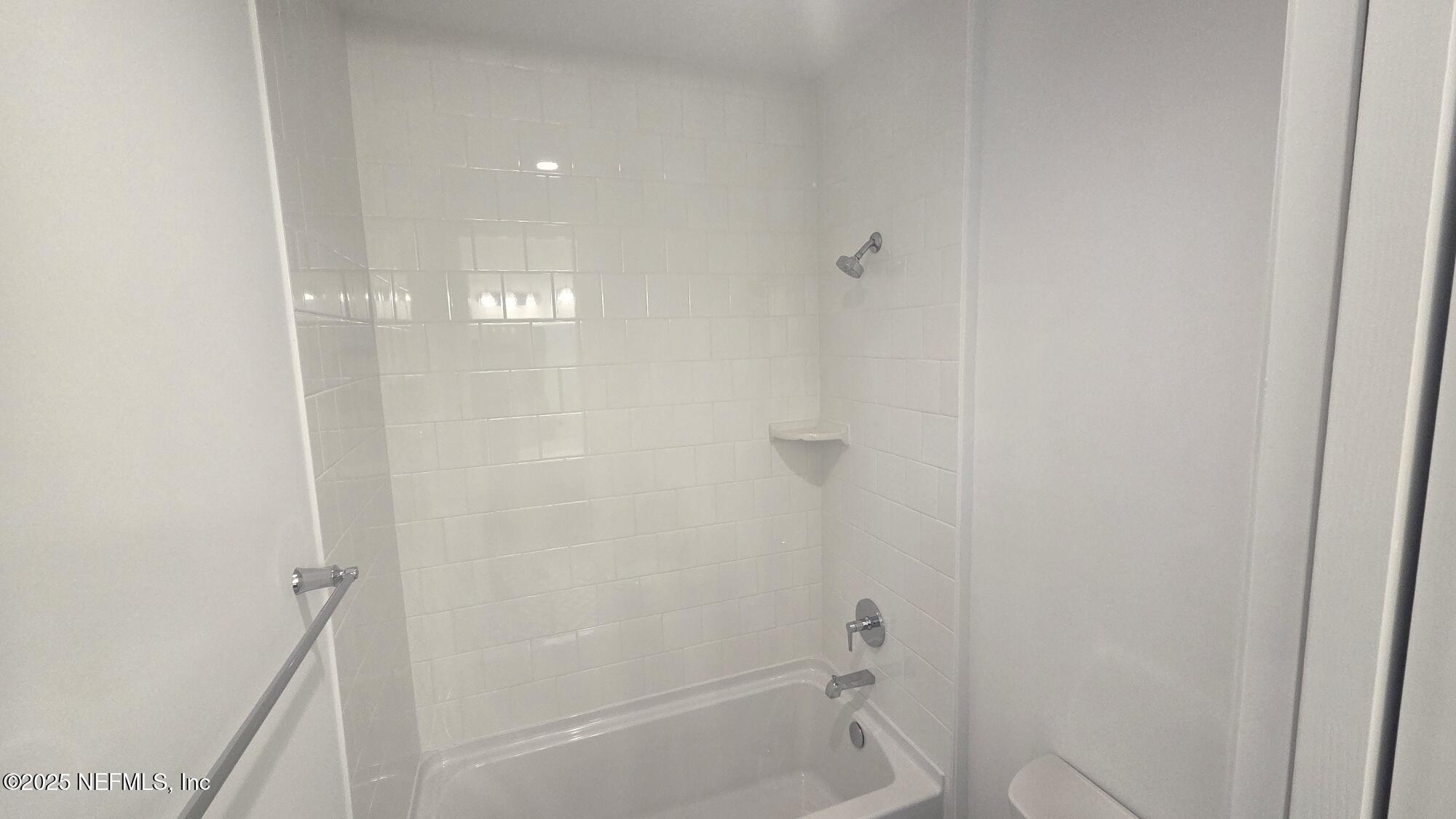 74 Sapling Terrace St. Johns, FL 32259 - Photo 44 of 49 Jack n Jill tub area