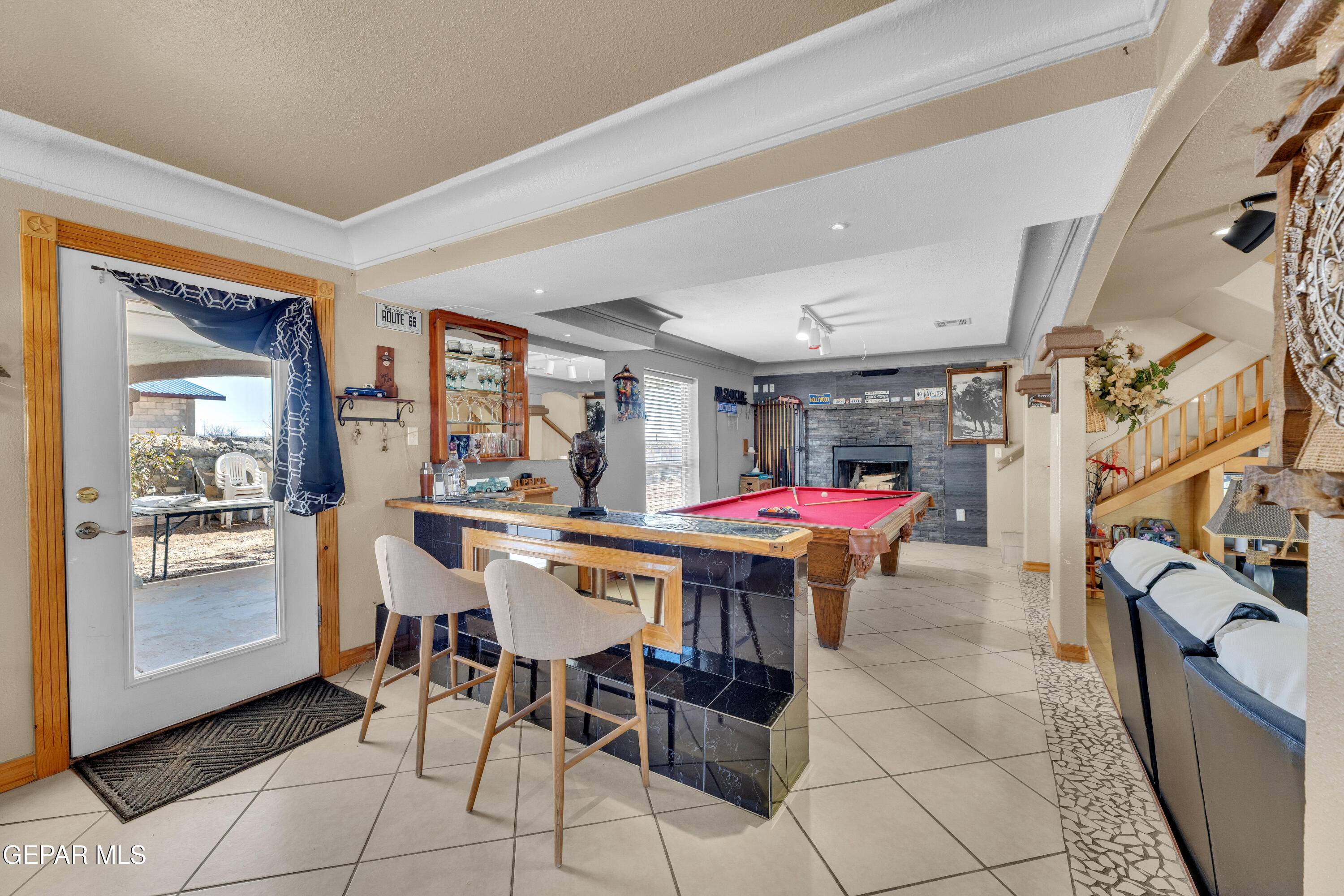 16020 Harrison Road El Paso, TX 79928 - Photo 20 of 56 a dining room with furniture and window