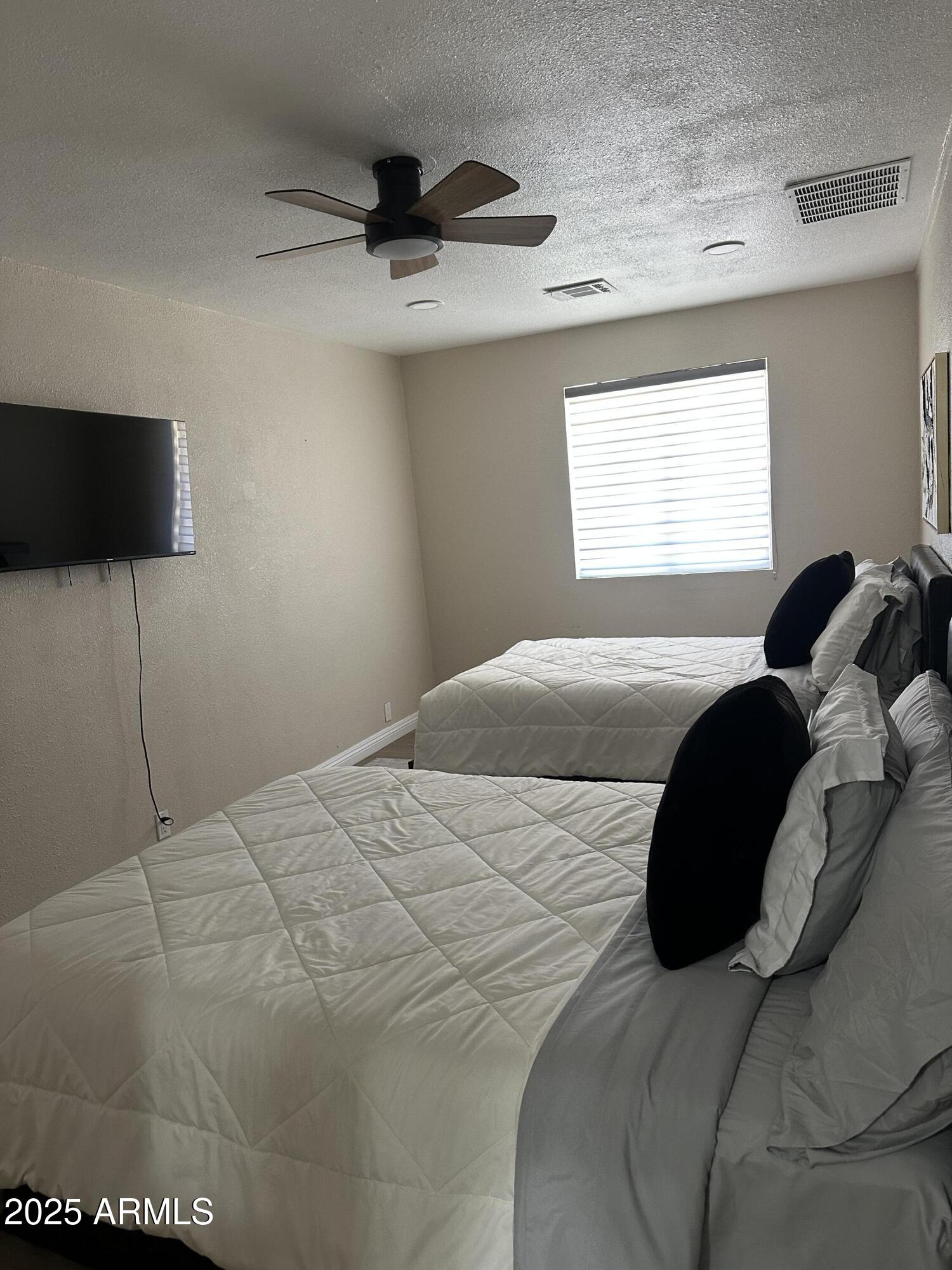 3209 East Marilyn Road Phoenix, AZ 85032 - Photo 12 of 27 IMG_2320