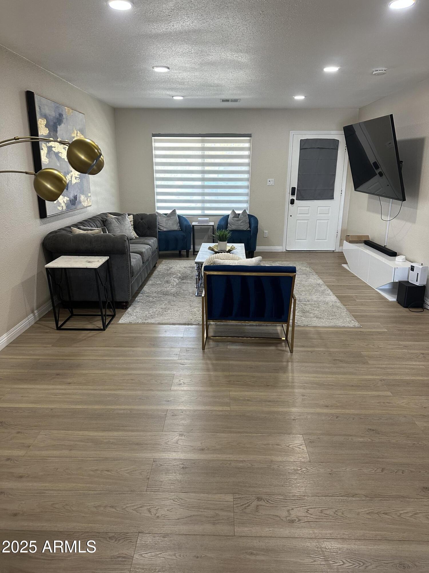 3209 East Marilyn Road Phoenix, AZ 85032 - Photo 2 of 27 IMG_2309