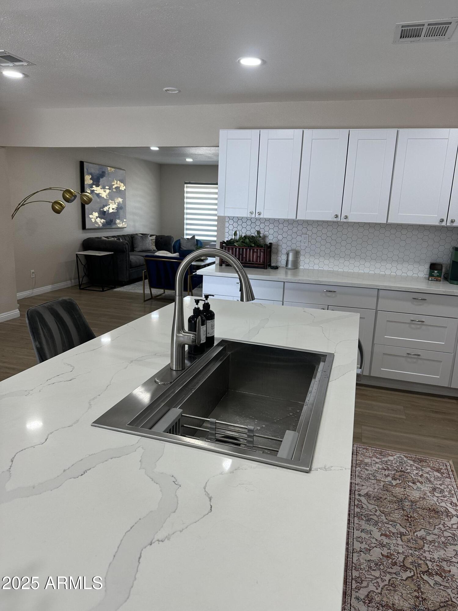 3209 East Marilyn Road Phoenix, AZ 85032 - Photo 5 of 27 IMG_2312