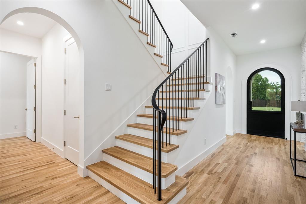 3304 Ferguson Road Grapevine, TX 76092 - Photo 9 of 38 Entrance foyer
