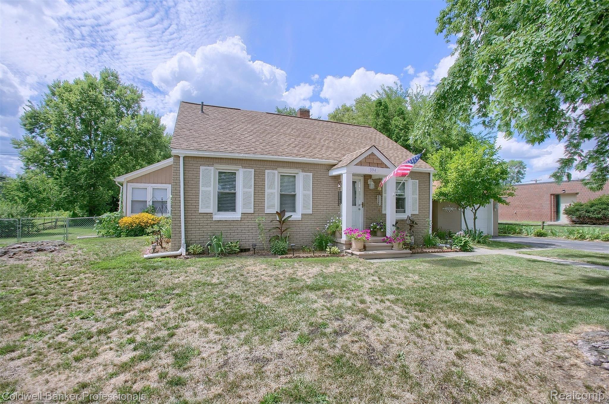 394 Sumpter Road Belleville, MI 48111 - Photo 2 of 30 2-Front 3rd View.jpg
