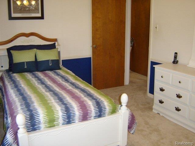 743 Ballantyne Road Grosse Pointe, MI 48236 - Photo 16 of 23 Blue Bedroom