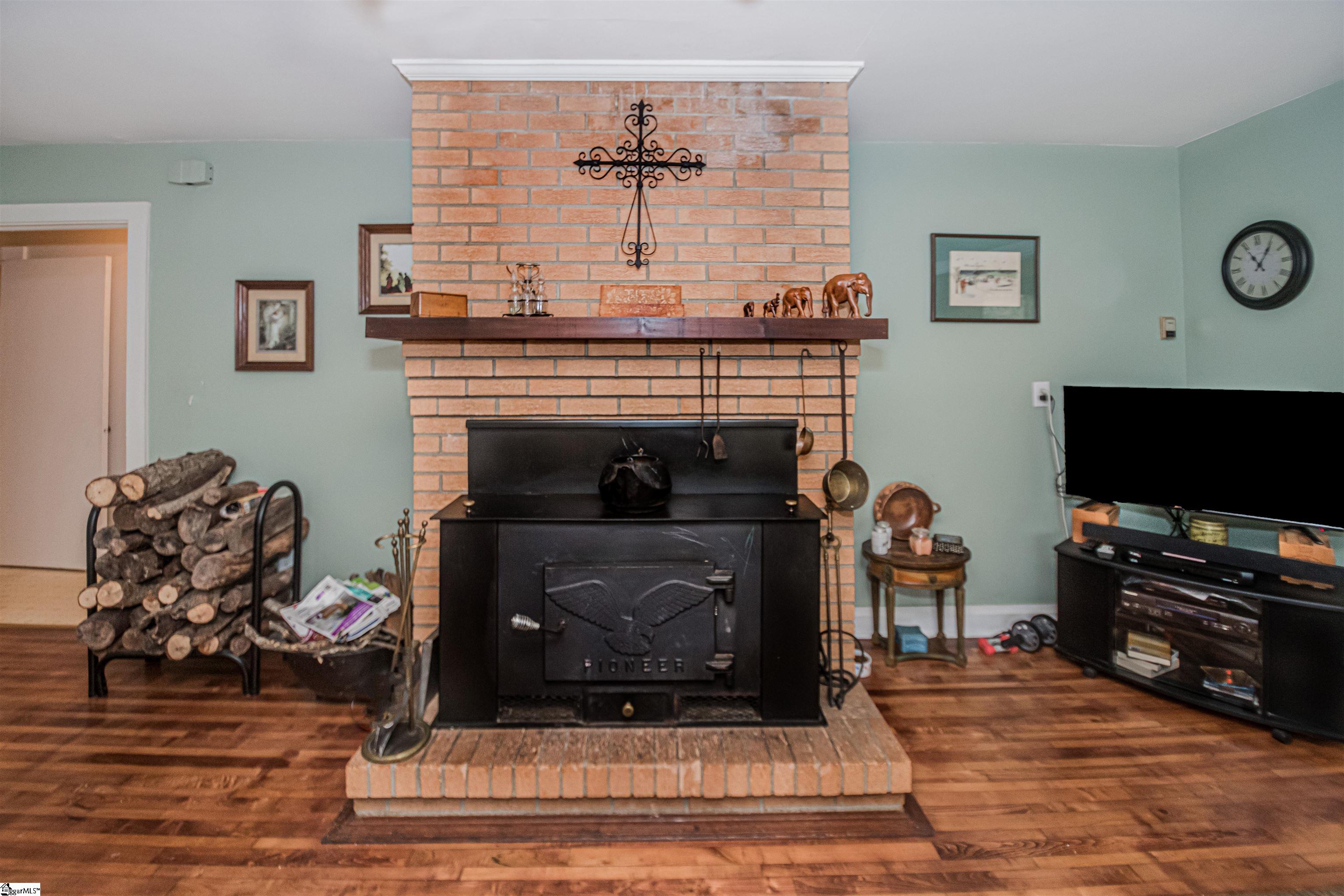 208 Golden Creek Road Liberty, SC 29657 - Photo 13 of 36