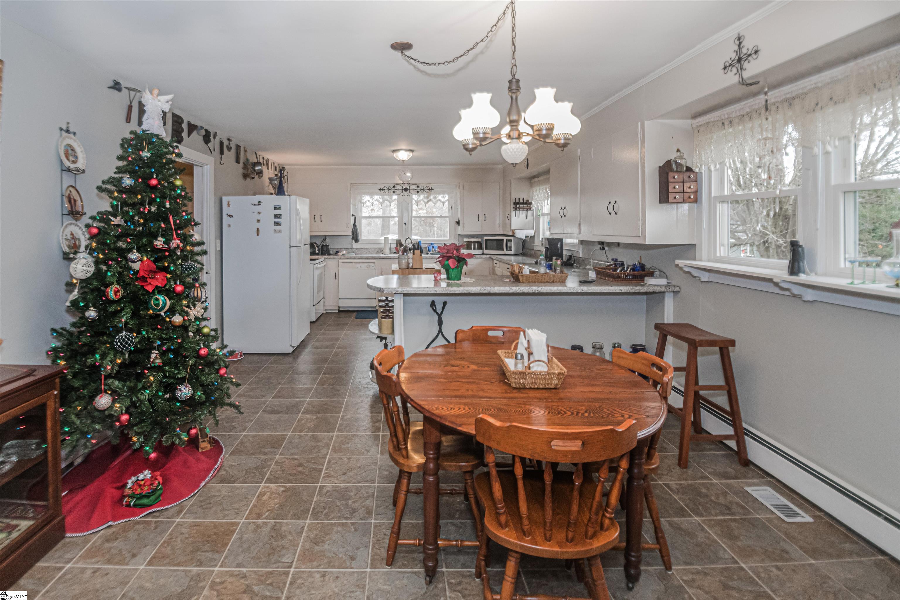 208 Golden Creek Road Liberty, SC 29657 - Photo 14 of 36