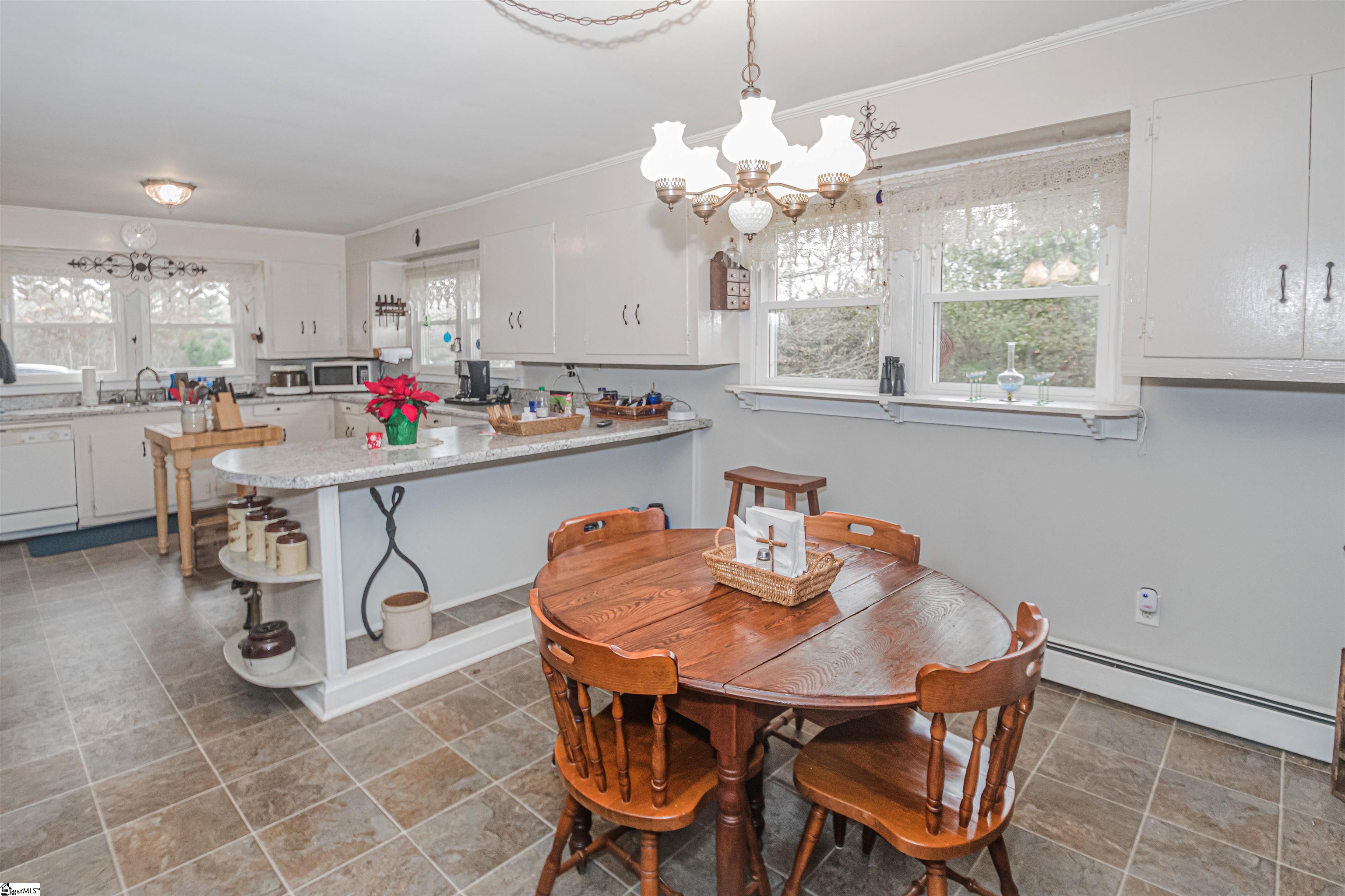 208 Golden Creek Road Liberty, SC 29657 - Photo 15 of 36