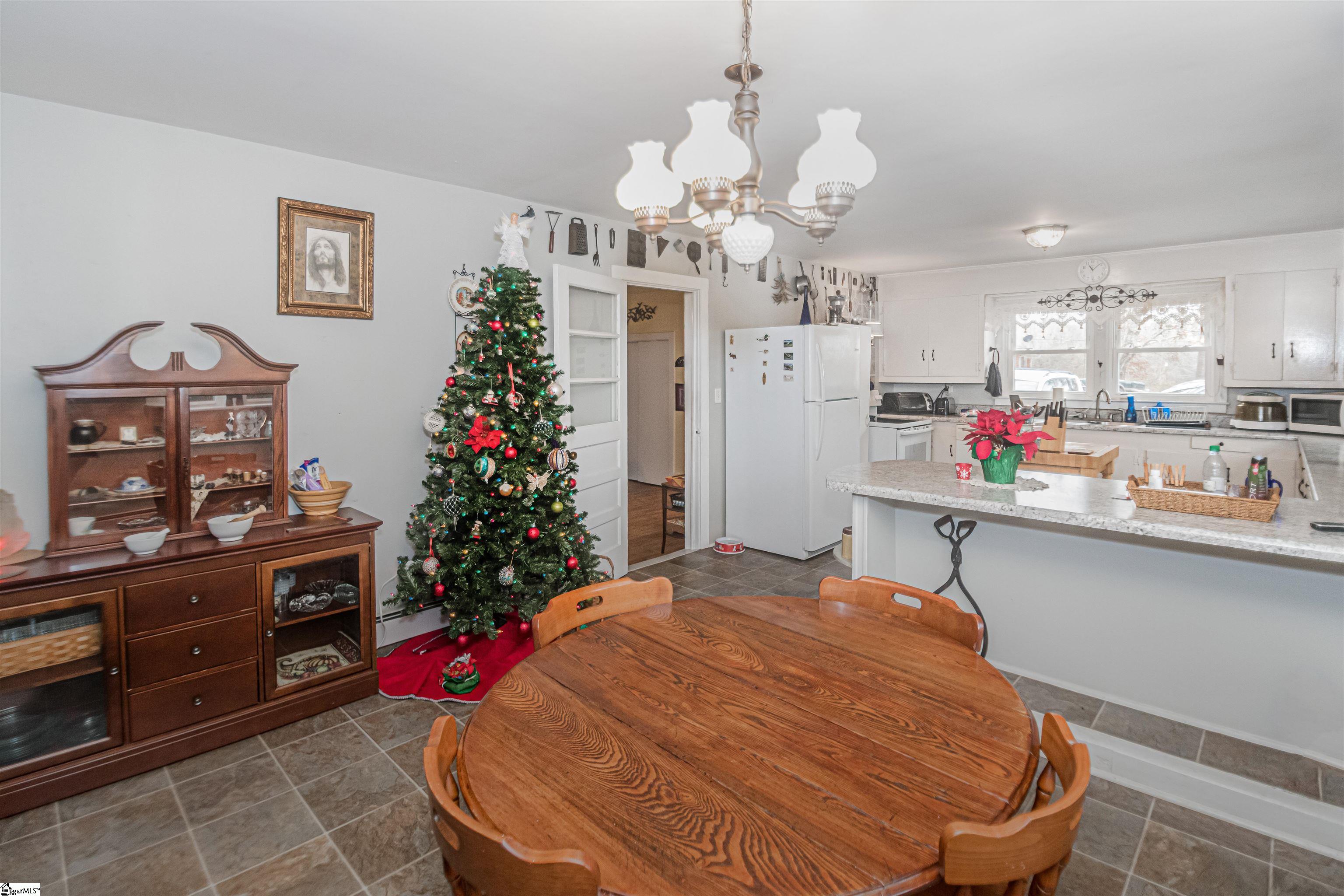 208 Golden Creek Road Liberty, SC 29657 - Photo 16 of 36