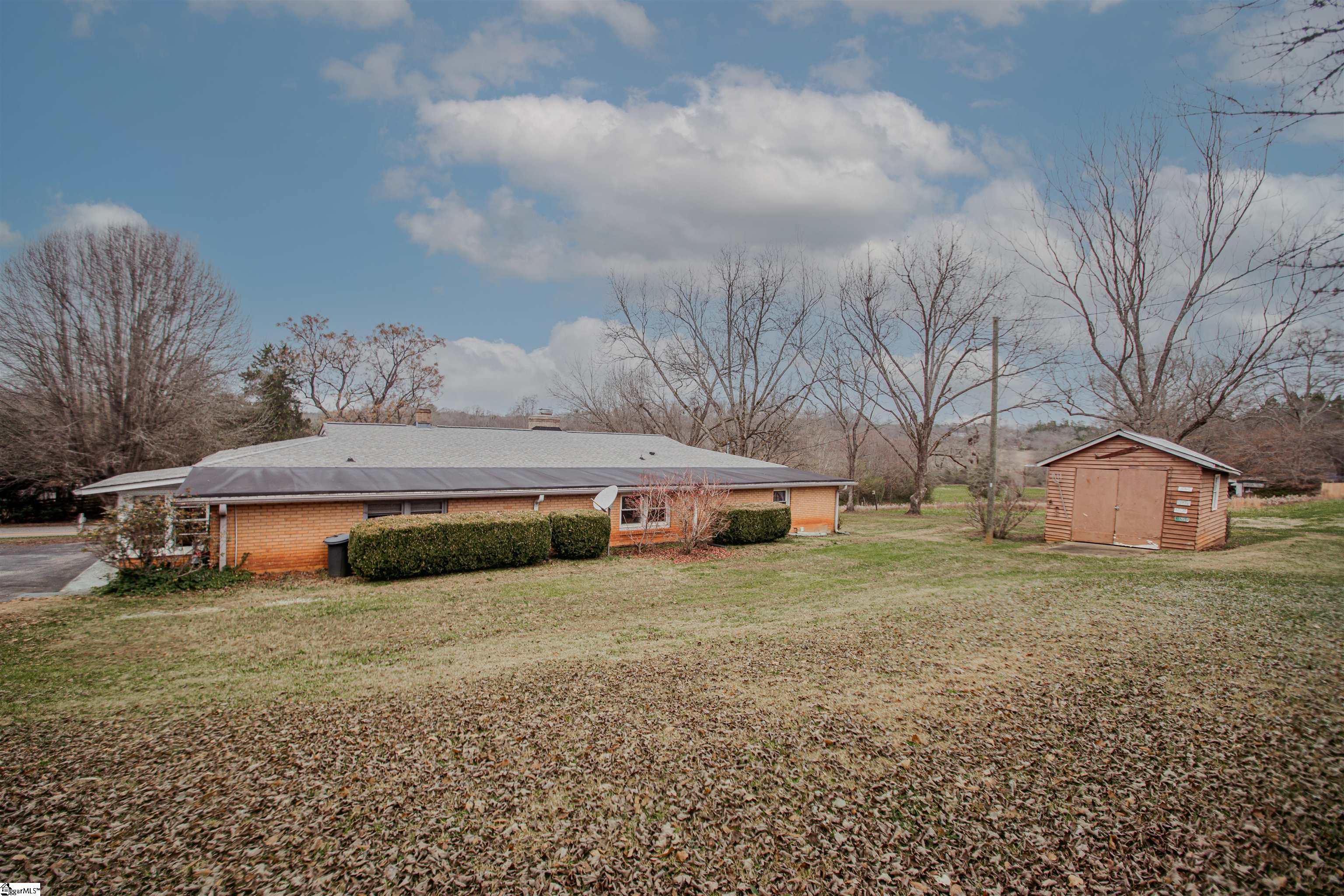 208 Golden Creek Road Liberty, SC 29657 - Photo 4 of 36