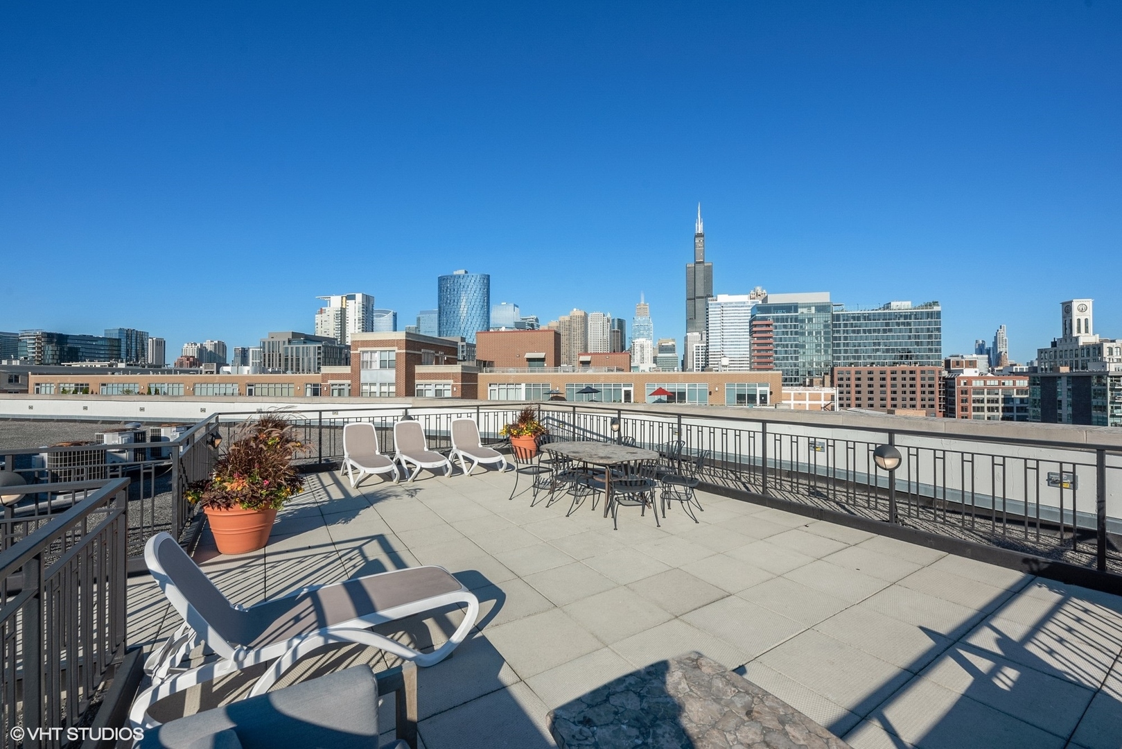 1000 West Adams Street, Unit 411 Chicago, IL 60607 - Photo 3 of 4 a view of a terrace with sitting area