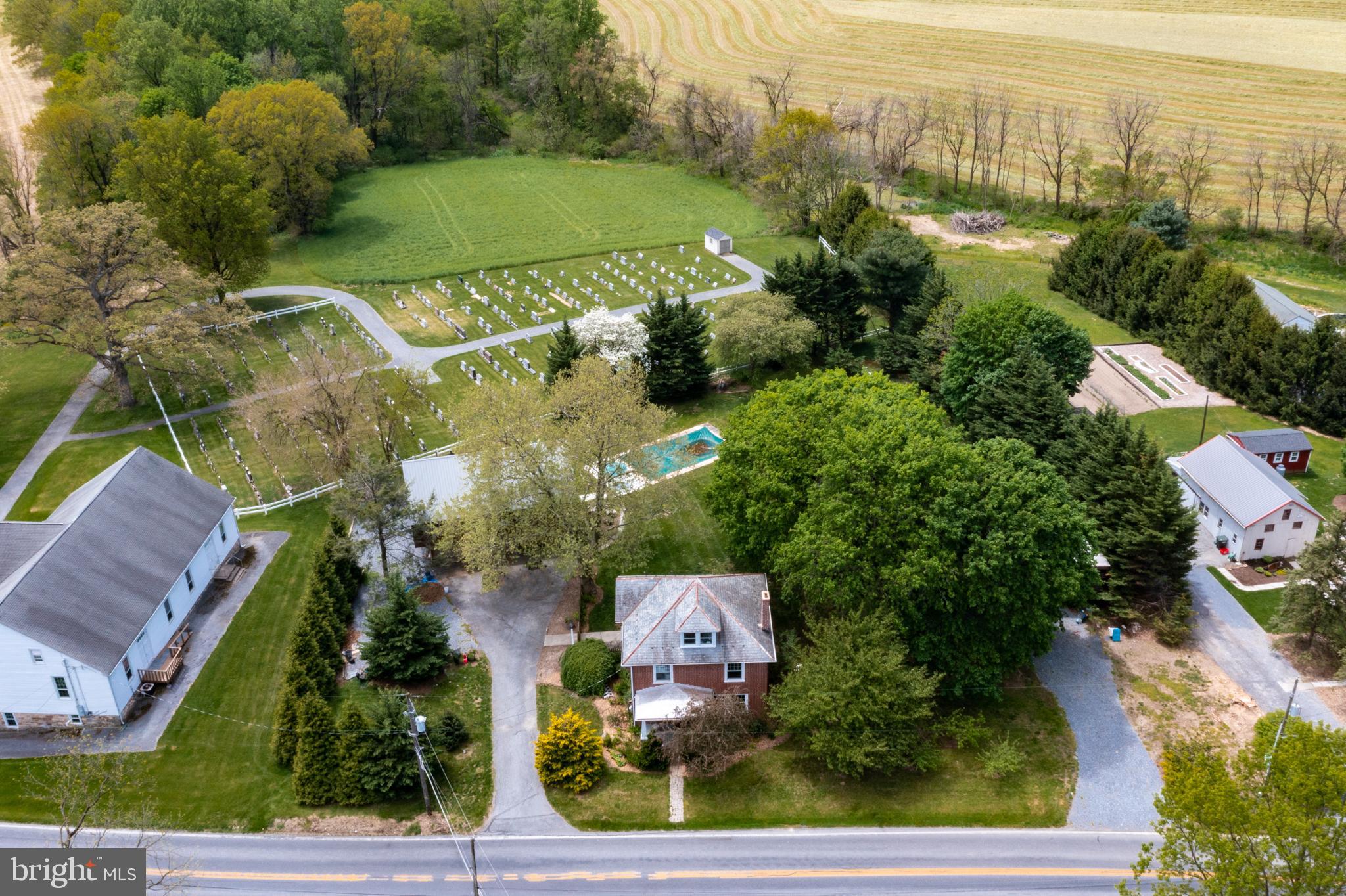 600 West Newport Road Lititz, PA 17543 - Photo 3 of 77 Separate Driveways for Outbuilding and Home