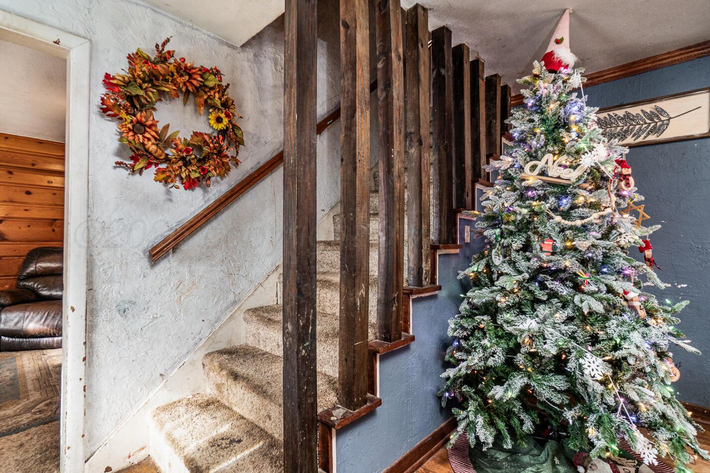 11 Travis Circle Tulia, TX 79088 - Photo 14 of 21 view of entryway with flower pots
