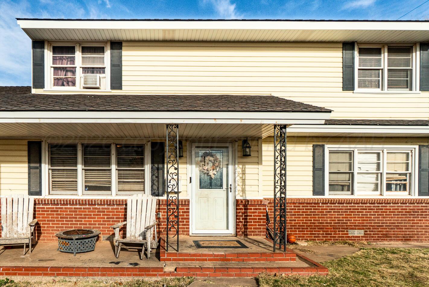 11 Travis Circle Tulia, TX 79088 - Photo 2 of 21 a view of entrance of the house