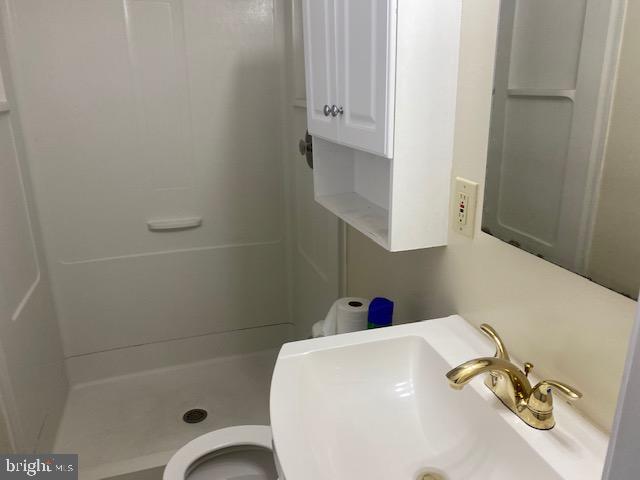 1409 Silo Way Silver Spring, MD 20905 - Photo 13 of 43 Master Bathroom
