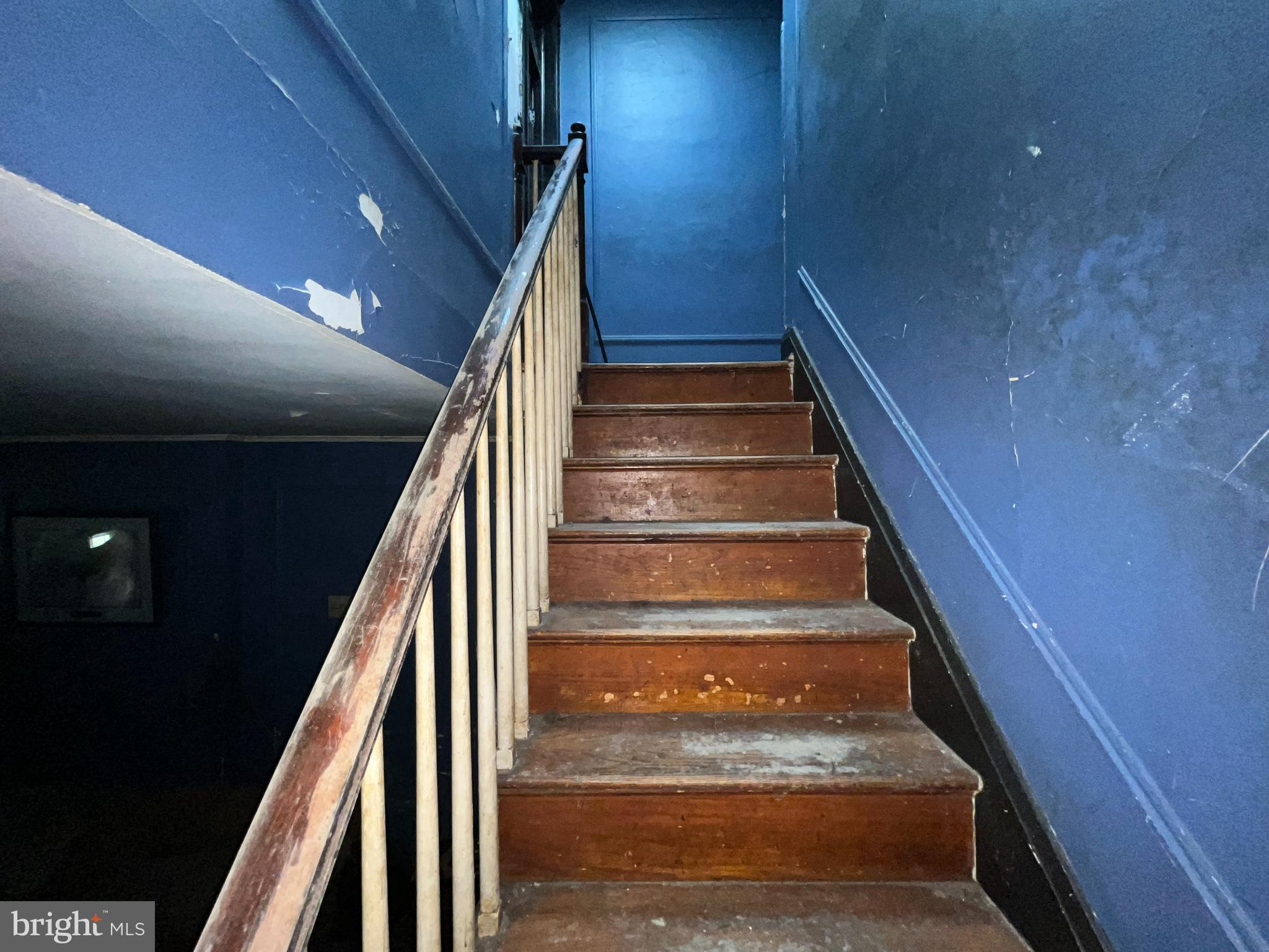 2807 Winchester Street Baltimore, MD 21216 - Photo 9 of 16 a view of entryway