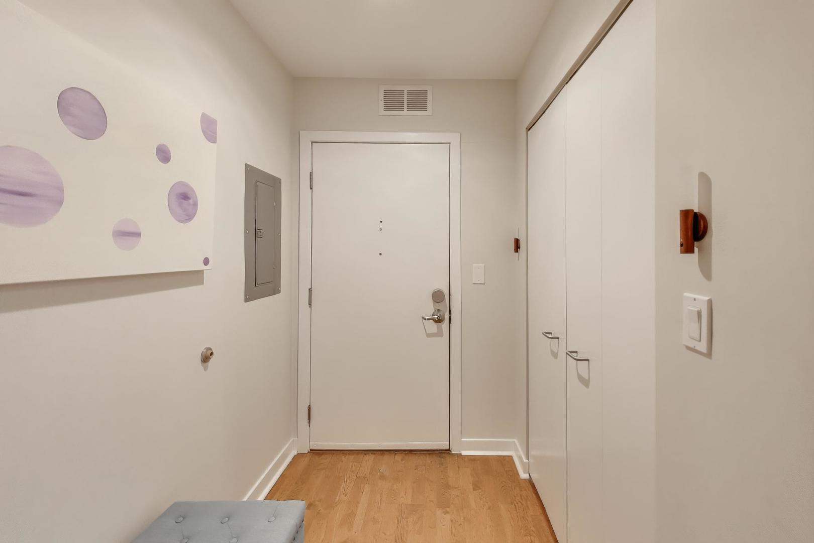 901 West Madison Street, Unit 710 Chicago, IL 60607 - Photo 17 of 35 a view of bathroom