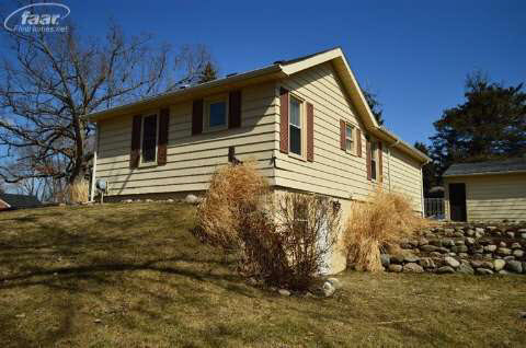 3188 East Cook Road Grand Blanc, MI 48439 - Photo 5 of 19 20395835-4.JPG