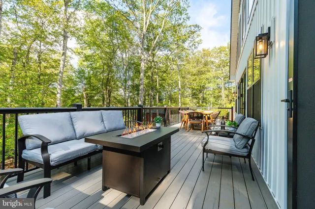 $1,399,900 | 6 Alder Lane, Lake Harmony, PA 18624