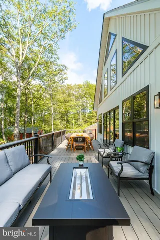 $1,399,900 | 6 Alder Lane, Lake Harmony, PA 18624