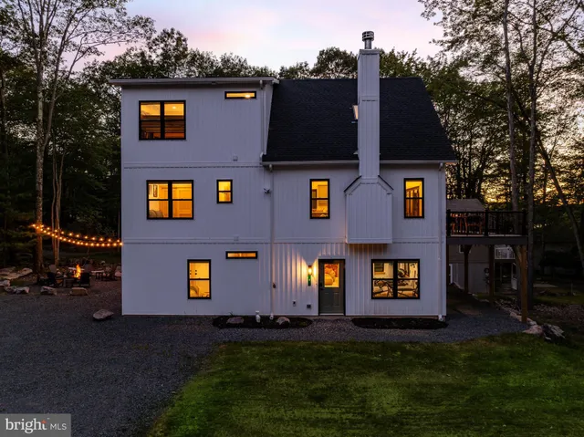 $1,399,900 | 6 Alder Lane, Lake Harmony, PA 18624