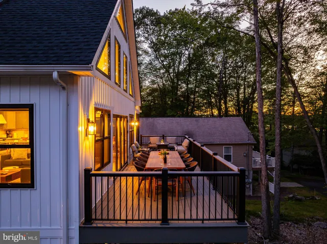 $1,399,900 | 6 Alder Lane, Lake Harmony, PA 18624