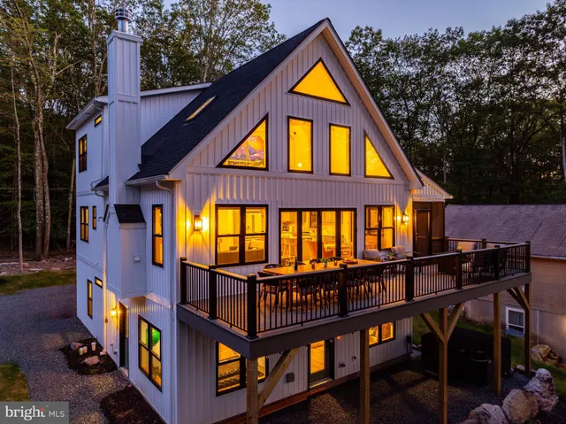 $1,399,900 | 6 Alder Lane, Lake Harmony, PA 18624