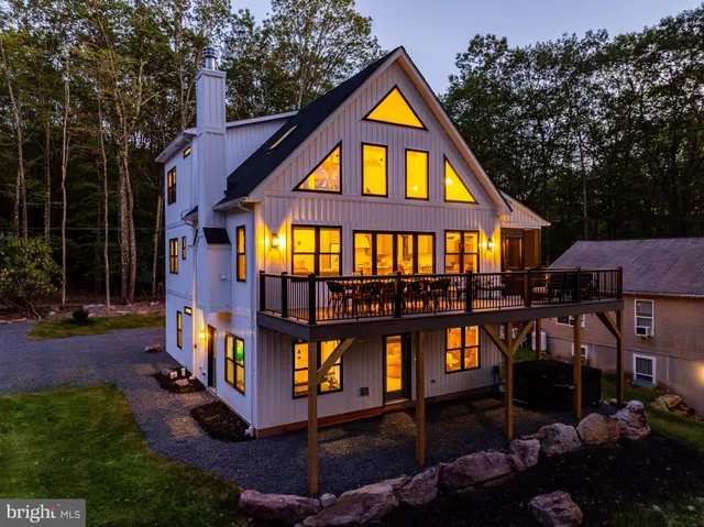 $1,399,900 | 6 Alder Lane, Lake Harmony, PA 18624