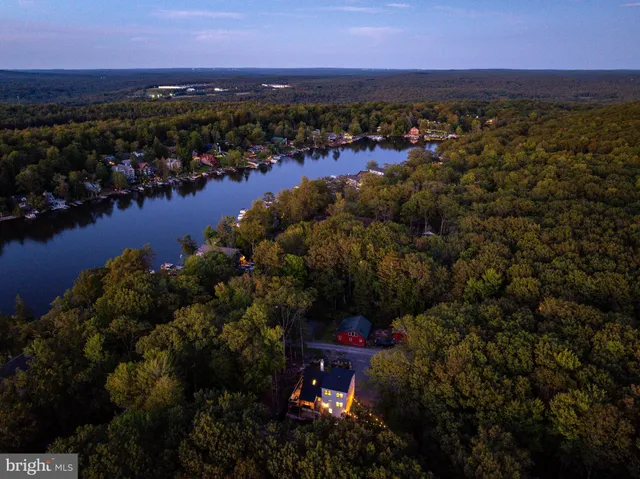 $1,399,900 | 6 Alder Lane, Lake Harmony, PA 18624