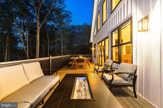 $1,399,900 | 6 Alder Lane, Lake Harmony, PA 18624