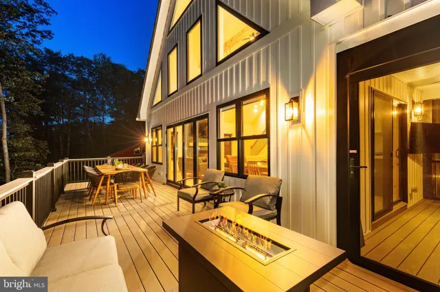 $1,399,900 | 6 Alder Lane, Lake Harmony, PA 18624