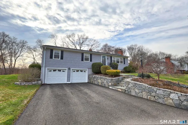 $479,000 | 18 Freedom Road, Middlebury, CT 06762