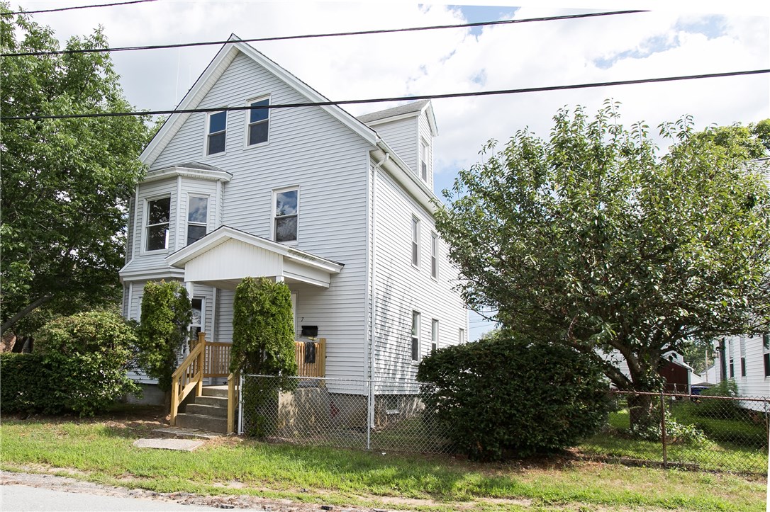 5 Shore Road East Providence, RI 02915 - Photo 2 of 33