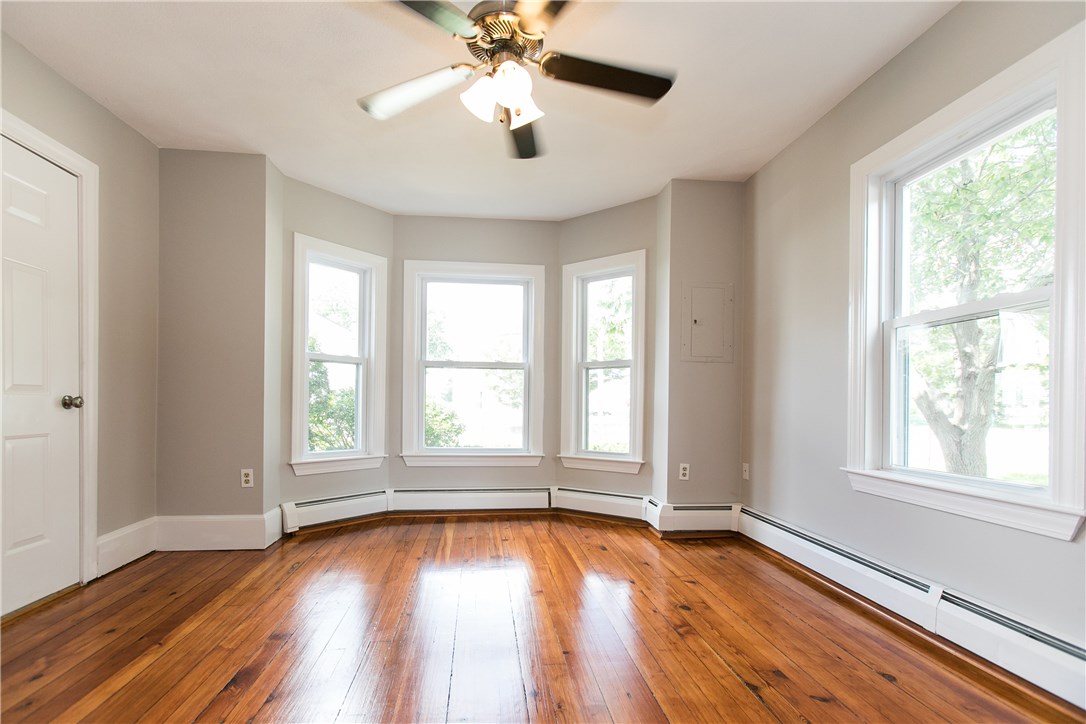 5 Shore Road East Providence, RI 02915 - Photo 3 of 33