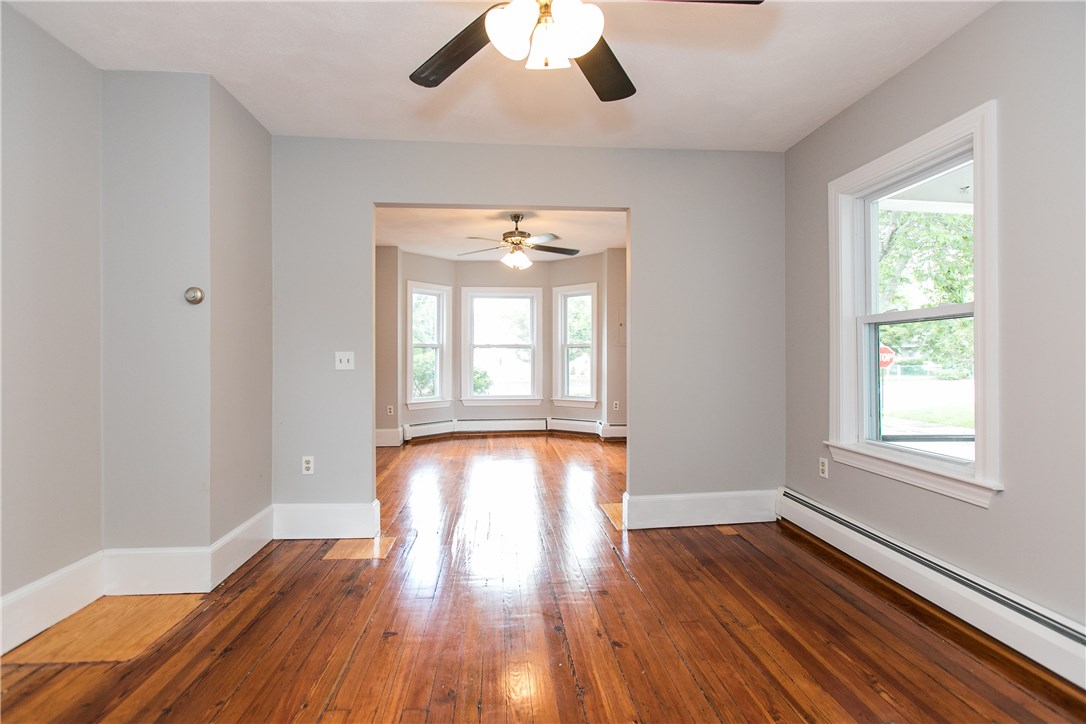 5 Shore Road East Providence, RI 02915 - Photo 4 of 33