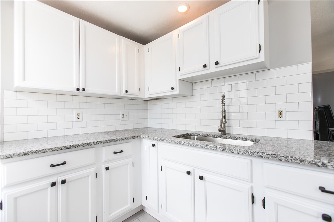 5 Shore Road East Providence, RI 02915 - Photo 7 of 33