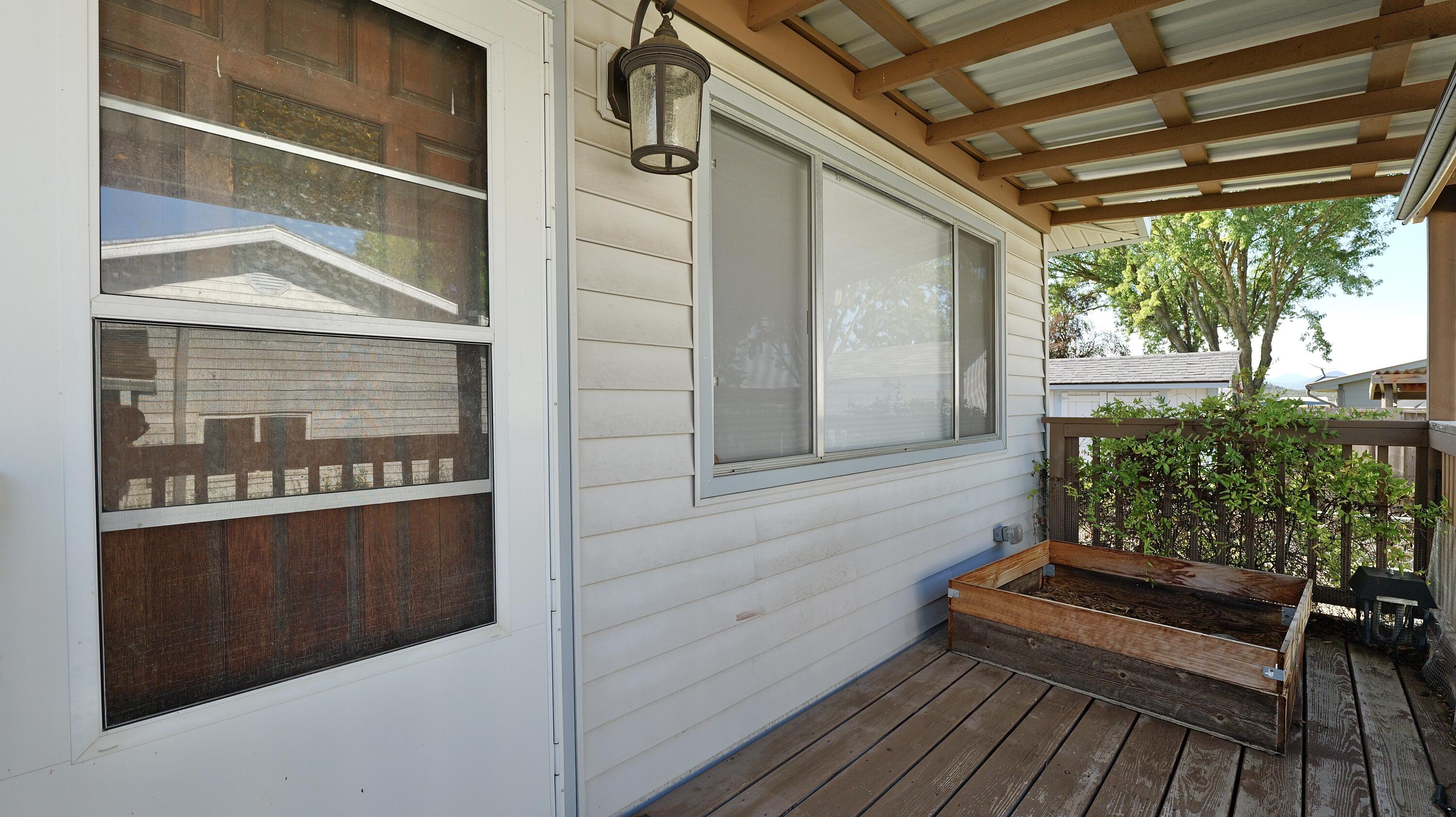 2909 Ball Road Eagle Point, OR 97524 - Photo 27 of 37 Detached Office/Storage