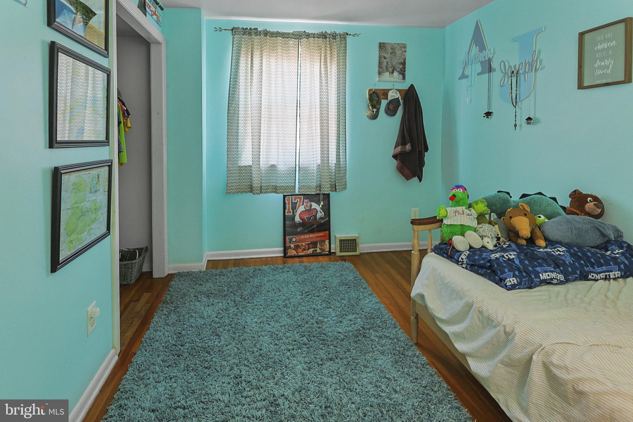 9916 South Canterbury Road Philadelphia, PA 19114 - Photo 18 of 31 Gallery Image 18